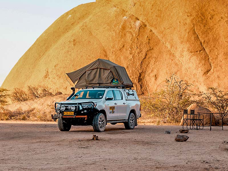 autohuur-namibië-4×4 off-road met volledige kampeeruitrusting 