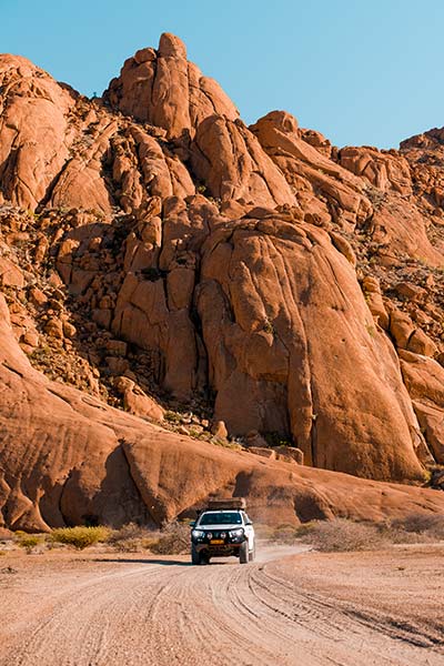 4x4-autoverhuur-namibië-camping-uitrusting-3-5-personen